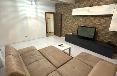 Alquiler de un apartamento espacioso y amueblado de dos habitaciones de 60 m², Bucarest, Rumanía