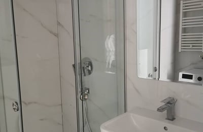 Alquiler de un apartamento tipo estudio, 37 m², frente al parque Tašmajdan, Belgrado, Serbia