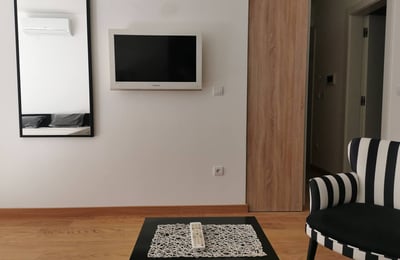 Alquiler de un apartamento tipo estudio, 37 m², frente al parque Tašmajdan, Belgrado, Serbia