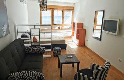 Alquiler de un apartamento tipo estudio, 37 m², frente al parque Tašmajdan, Belgrado, Serbia