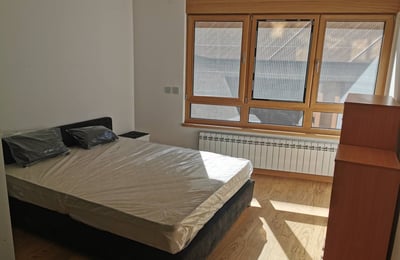 Alquiler de un apartamento tipo estudio, 37 m², frente al parque Tašmajdan, Belgrado, Serbia