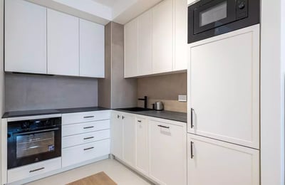 Alquiler de un apartamento absolutamente nuevo de 3 habitaciones, 76 m², en el complejo residencial premium BW Eterna, Belgrado, Serbia