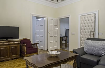 Location d’un appartement de 2 pièces, 60 m², en centre-ville, Belgrade, Serbie