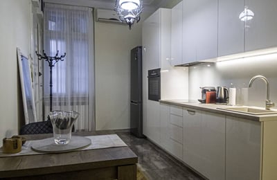 Location d’un appartement de 2 pièces, 60 m², en centre-ville, Belgrade, Serbie