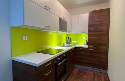 Alquiler de un apartamento de 2 habitaciones, Nové Mesto, Bratislava, Eslovaquia