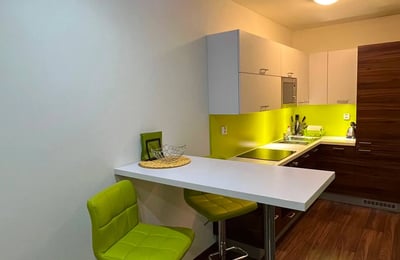 Alquiler de un apartamento de 2 habitaciones, Nové Mesto, Bratislava, Eslovaquia