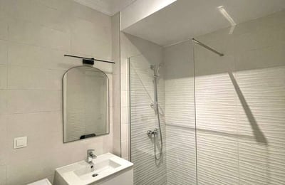 Location d’un appartement de 2 pièces, 60 m², avec cour privée, Bucarest, Roumanie