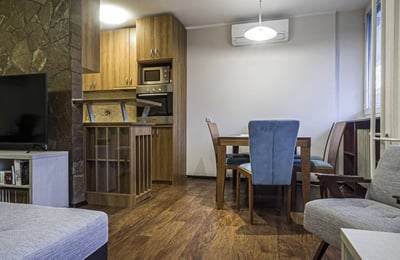 Alquiler de un apartamento cómodo de 2 habitaciones, 60 m², en Novi Beograd, Belgrado, Serbia