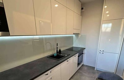 Location d’un appartement meublé 37 m² près du parc, Grzegórzki, Cracovie, Pologne
