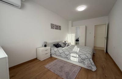 Rent of spacious 3-room apartment 95 m², Kolhozen Pazar, Varna, Bulgaria