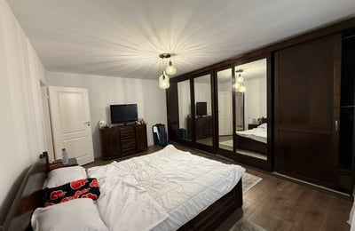 Rent of comfortable 3-room apartment with private entrance 100 m², Faleza Nord, Constanța, Romania