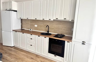 Location d’un appartement neuf et moderne, 50 m², avec balcon, Chiajna, Bucarest, Roumanie