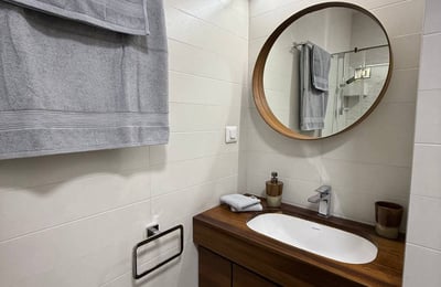 Rent of a 3-room apartment, 75 m², in a premium residential complex in the city center, Belgrade, Serbia