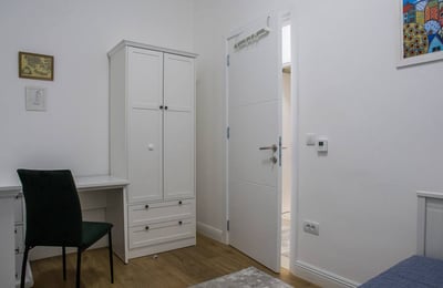 Location d’un appartement confortable de 3 pièces, 60 m², quartier Voždovac, Belgrade, Serbie