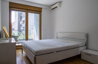 Alquiler de apartamento de 2 habitaciones, 57 m², en el complejo residencial premium Central Garden, Belgrado, Serbia