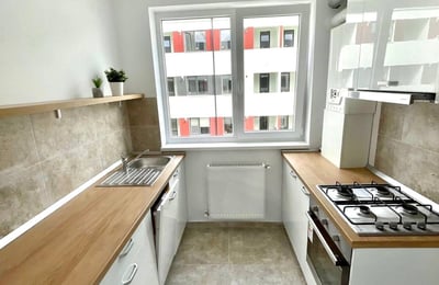Alquiler de apartamento luminoso de 1 habitación con balcón, Bucarest, Chiajna, Rumanía