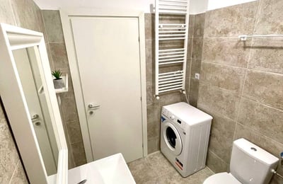 Alquiler de apartamento luminoso de 1 habitación con balcón, Bucarest, Chiajna, Rumanía