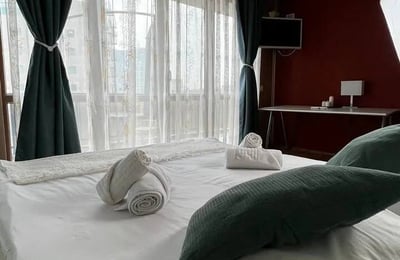 Rent of a cozy 2-room apartment, 52 m², with Dâmbovița River view, city center, Bucharest, Romania