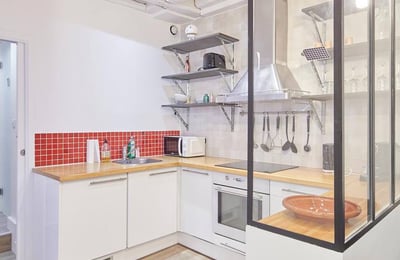 Rent of a bright two-room apartment, 34 m², Paris, France