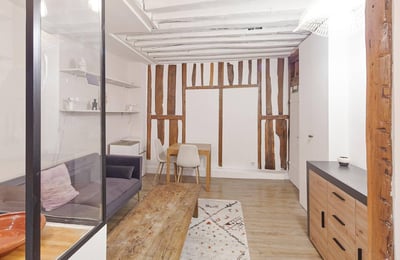 Rent of a bright two-room apartment, 34 m², Paris, France