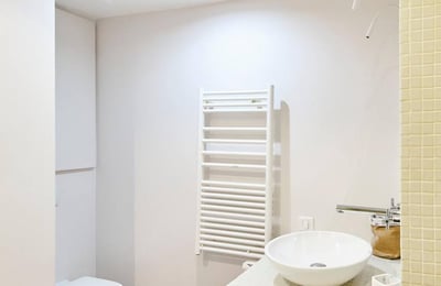 Rent of a bright two-room apartment, 34 m², Paris, France