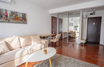 Аренда двухкомнатной квартиры с видом на город, 48 м², Бухарест, Румыния