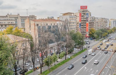 Аренда двухкомнатной квартиры с видом на город, 48 м², Бухарест, Румыния