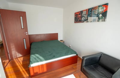 Аренда двухкомнатной квартиры с видом на город, 48 м², Бухарест, Румыния