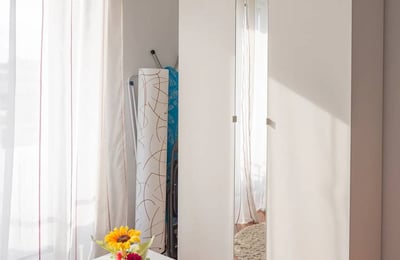 Аренда двухкомнатной квартиры с видом на город, 48 м², Бухарест, Румыния