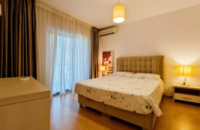 Alquiler de apartamento amueblado de tres habitaciones, 76 m², Bucarest, Rumanía