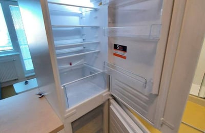 Miete einer möblierten Zweizimmerwohnung mit Balkon, 34 m², Bratislava, Slowakei