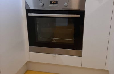 Miete einer möblierten Zweizimmerwohnung mit Balkon, 34 m², Bratislava, Slowakei