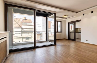 Аренда просторной трёхкомнатной квартиры в новом доме, 91 м², Врачар, Белград, Сербия