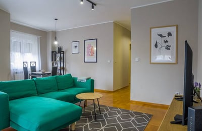 Alquiler de apartamento amplio de dos habitaciones cerca del centro de la ciudad, 67 m², Belgrado, Serbia