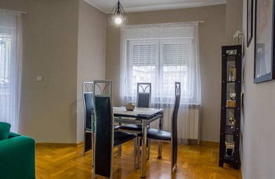 Alquiler de apartamento amplio de dos habitaciones cerca del centro de la ciudad, 67 m², Belgrado, Serbia