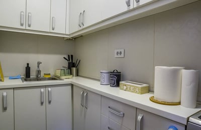 Alquiler de apartamento amplio de dos habitaciones cerca del centro de la ciudad, 67 m², Belgrado, Serbia