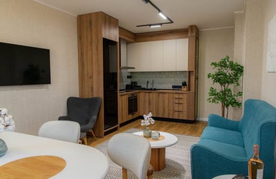 Rent of a luxury 4-room apartment with designer renovation in the city center, 107 m², Varna, Bulgaria