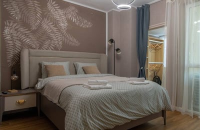 Rent of a luxury 4-room apartment with designer renovation in the city center, 107 m², Varna, Bulgaria