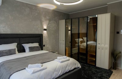 Rent of a luxury 4-room apartment with designer renovation in the city center, 107 m², Varna, Bulgaria