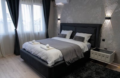 Rent of a luxury 4-room apartment with designer renovation in the city center, 107 m², Varna, Bulgaria