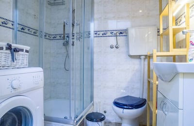 Rent of a bright two-room apartment in the city center, 53 m², Belgrade, Serbia