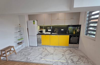 Rent of a bright, cozy three-room apartment in the city center, Burgas, Bulgaria