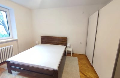 Аренда меблированной двухкомнатной квартиры в центре города, 65 м², Братислава, Словакия