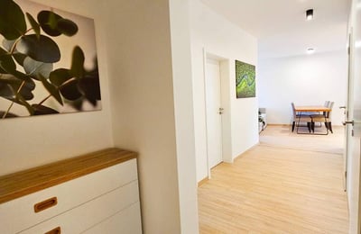 Location d’un appartement meublé de trois pièces dans un immeuble neuf, 74 m², Petržalka, Bratislava, Slovaquie