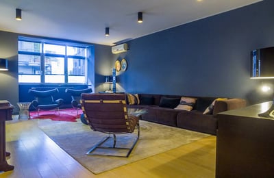 Location d’un appartement spacieux et élégant de trois pièces en centre-ville, 105 m², Belgrade, Serbie