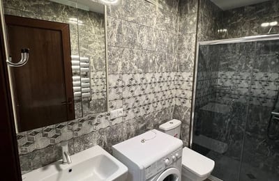 Location d’un appartement lumineux, 90 m², Batoumi, Géorgie