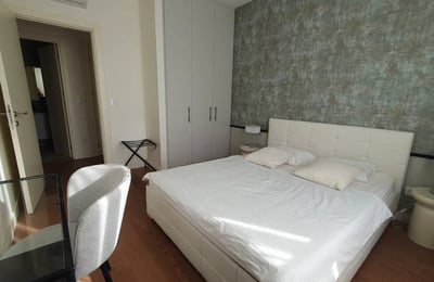 Alquiler de apartamento luminoso de tres habitaciones en el complejo residencial premium BW Quartet 2, 83 m², Belgrado, Serbia