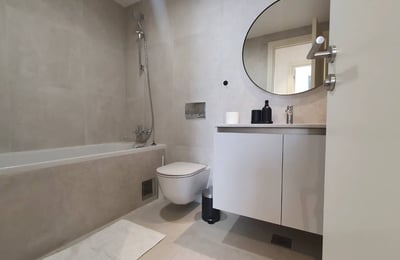 Alquiler de apartamento luminoso de tres habitaciones en el complejo residencial premium BW Quartet 2, 83 m², Belgrado, Serbia