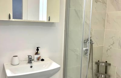 Miete einer neuen Zweizimmerwohnung, Sektor 6, Bukarest, Rumänien