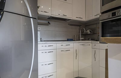 Alquiler de un apartamento acogedor de dos habitaciones, 60 m², Belgrado, Zvezdara, Serbia